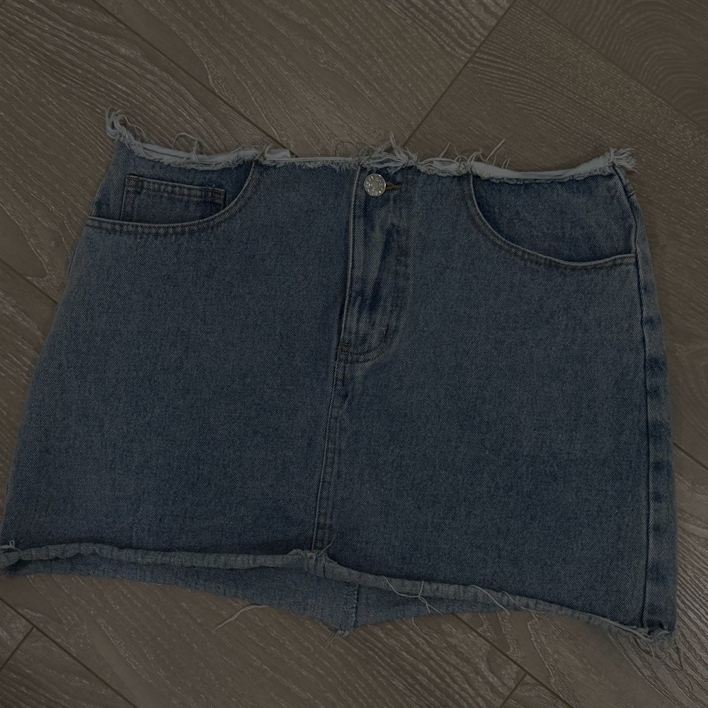 Frayed Hem Denim Skirt